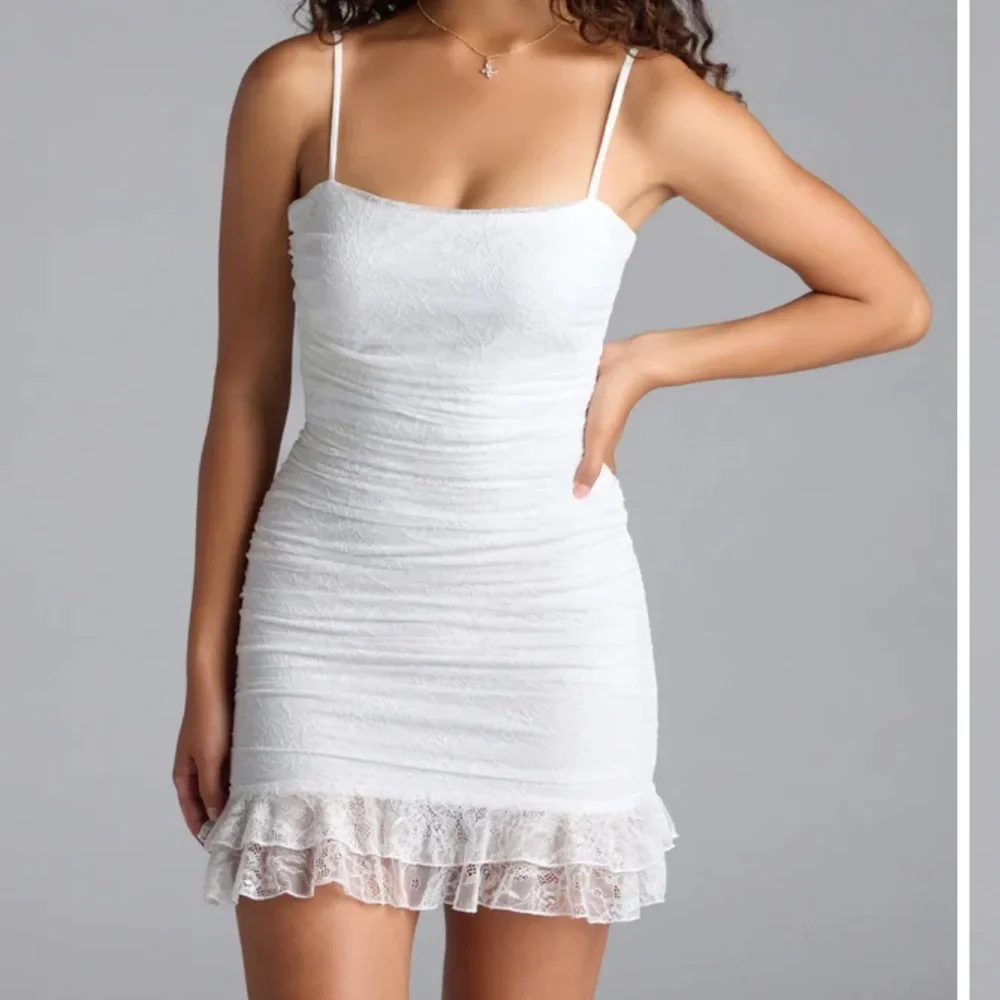 🚫SOLD🚫 Windsor Lace White Mini Bodycon Dress With Tie-Back Design - Picture 1 of 14
